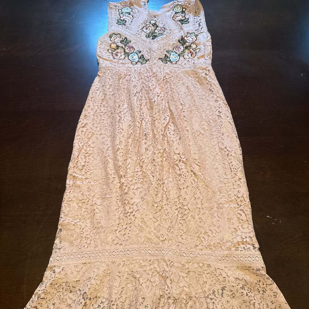 Hope & Ivy Embroidered V-Neck Tiered Skirt Midi Dress in Cream
